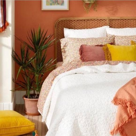 Opalhouse Designed With Jungalow Dove Stitched Quilt - Picture 3 of 7